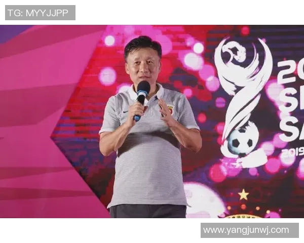 广州篮球队灵活性引发热议球迷与专家各执己见的争论分析 广州篮球队灵活性引发热议球迷与专家各执己见的争论分析