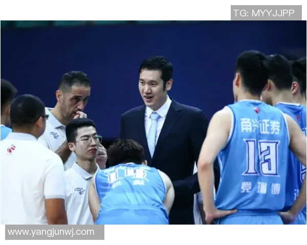 杭州篮球队以53分领跑奥运会积分榜展现强大实力与团队合作精神